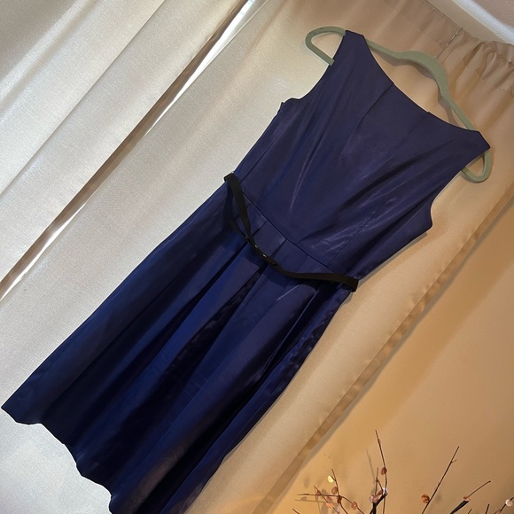 Navy blue size 4. Excellent condition, used once,evening dress. - Picture 5 of 6
